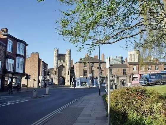 Diamonds Inn Ltd