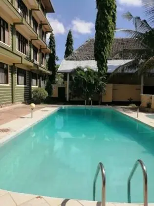 Diani Gift Guest House - Havuz