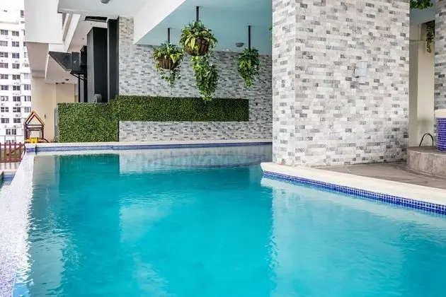 Diaphanous Urban Apartment - Havuz
