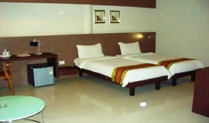 Dibrugarh Club House - Oda