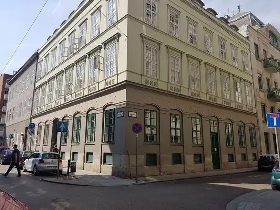 Dice Apartments