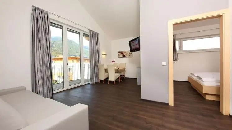 die dorfvilla - ALLES ANDERS - Oda