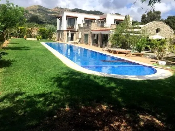 Dilek Ağacı Villaları