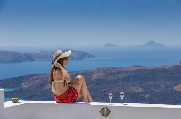 Dimitrios cave house