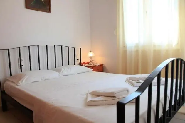 Villa Dimitris Large Private Pool Walk to Beach Sea Views A C Wifi Car Not Required Eco-frien - 1923 - Oda