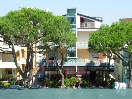 Hotel Villa Dina - Dış Mekan