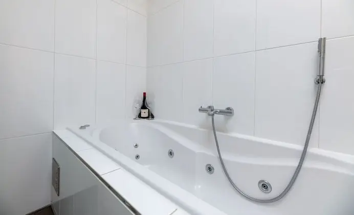 Dina-Perla Lodges: shared home in museum district - Havuz