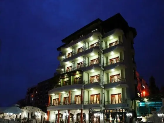 Dinasty Hotel Rezidence