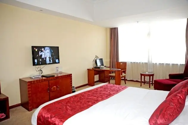 Dinis Business Hotel Kaiyuan Branch - Oda