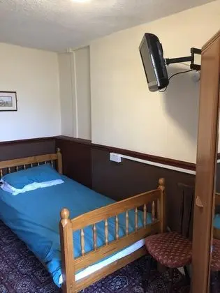 Dinorben Arms Hotel - Oda
