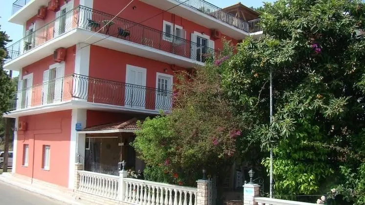 Dionisis Apartments