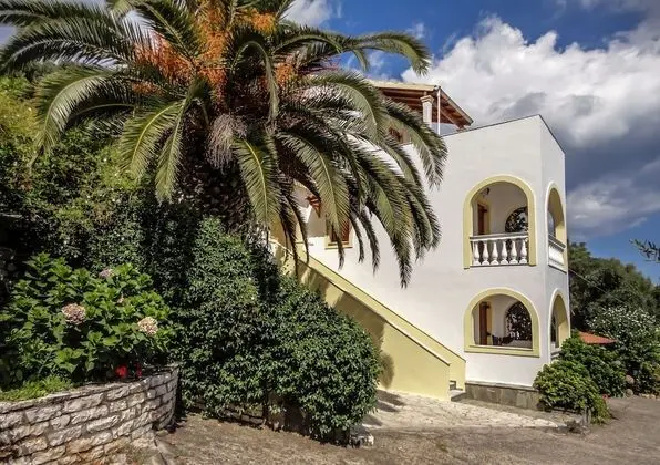 Dionysos Apartments - Dış Mekan