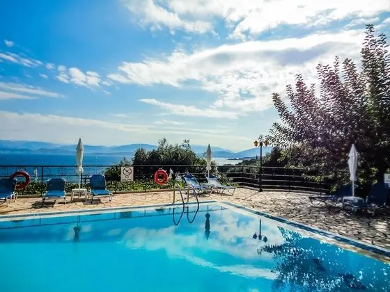 Dionysos Apartments - Havuz