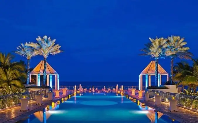 The Diplomat Beach Resort,Curio Collection by Hil - Havuz