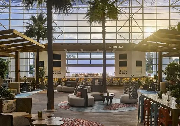 The Diplomat Beach Resort,Curio Collection by Hil - Lobi