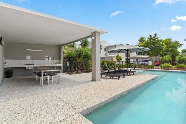 Direct Hotels - Breeze on Brightwater - Havuz