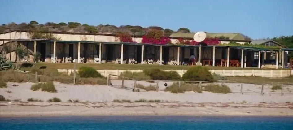 Dirk Hartog Island Eco Lodge - Plaj