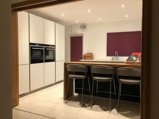 Discreet Luxury: Super House!