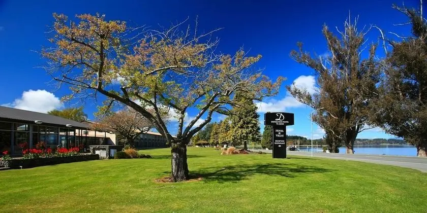 Distinction Te Anau Hotel And Villas - Dış Mekan