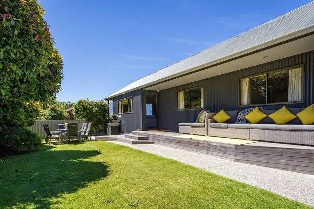 Distinctive Mountain View Spacious Home - 1