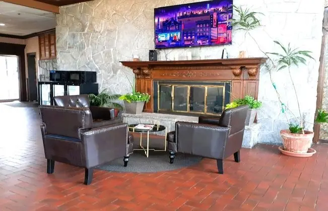 District Hotel Oklahoma City, I-44 By OYO - Lobi