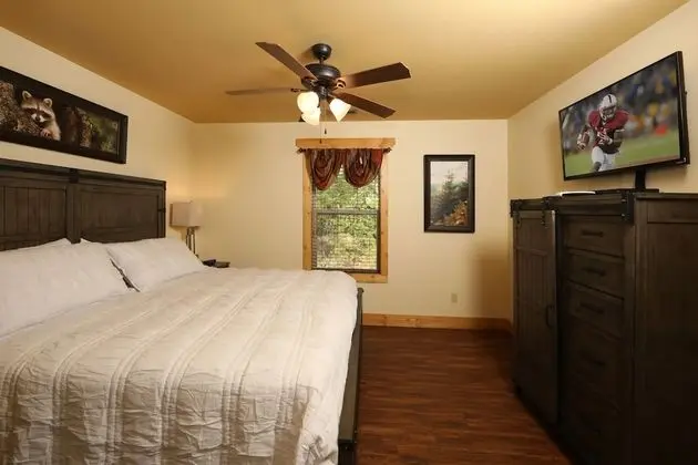 Dive Right In - Four Bedroom Chalet