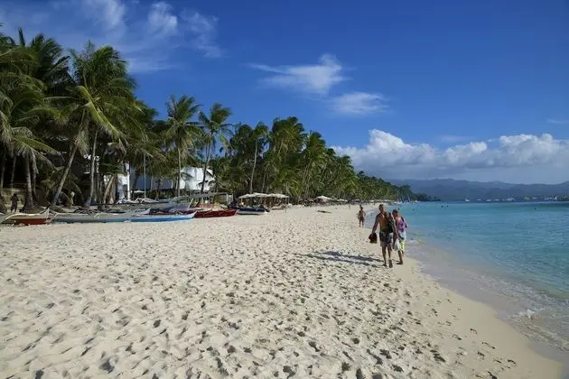 DiveGurus Boracay Beach Resort - Plaj