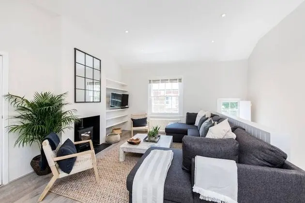 Divine 3 Bed House in Battersea