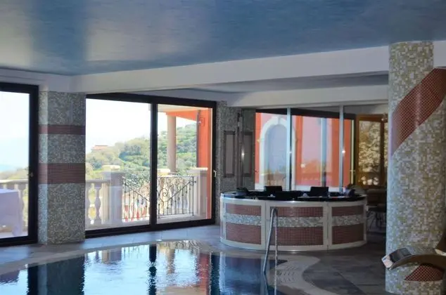 Divine Holiday Home in Giosa Marea with Sauna & Hot Tub - Havuz