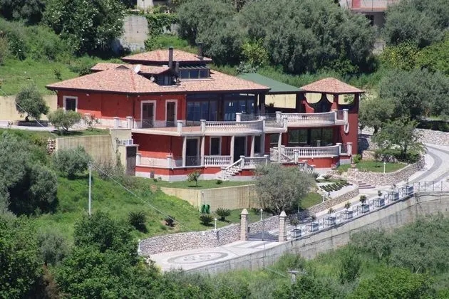 Divine Holiday Home in Giosa Marea with Sauna & Hot Tub - Öne Çıkan Resim