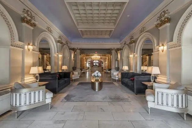 Divine Lorraine Apartment Hotel - Lobi