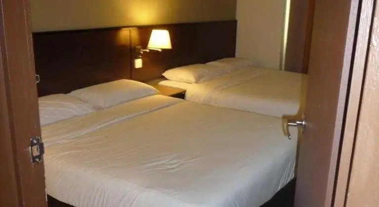 Dj Citi Point Hotel - Oda