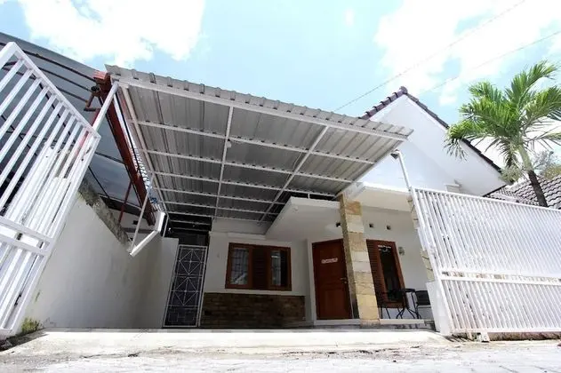 D'Java Homestay Babarsari By The Grand Java - Dış Mekan