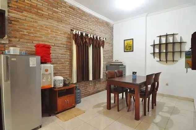 D’Java Homestay Unit Monjali 2 By The Grand Java - Mutfak