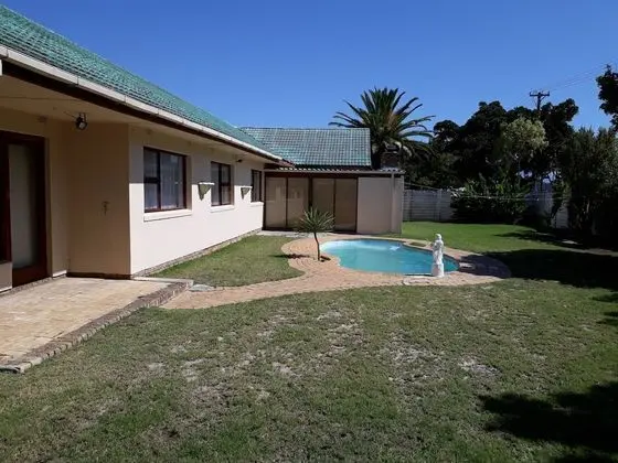 Dj'S B&B - Havuz