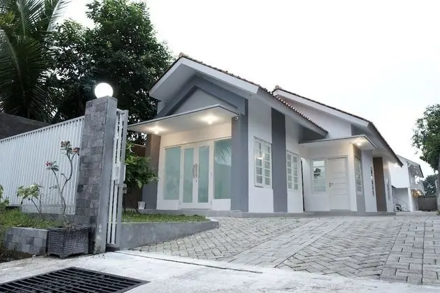 Djuragan Kamar Nogotirto