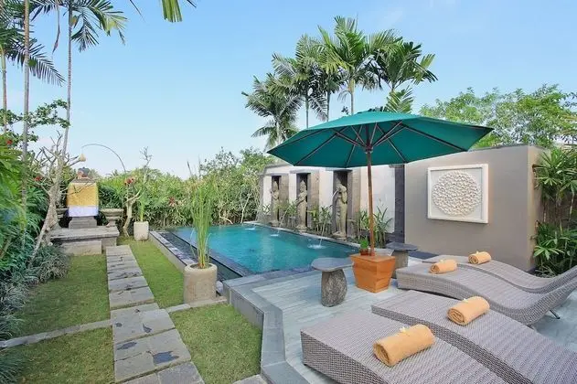 D'Legon Luxury Villas - Havuz