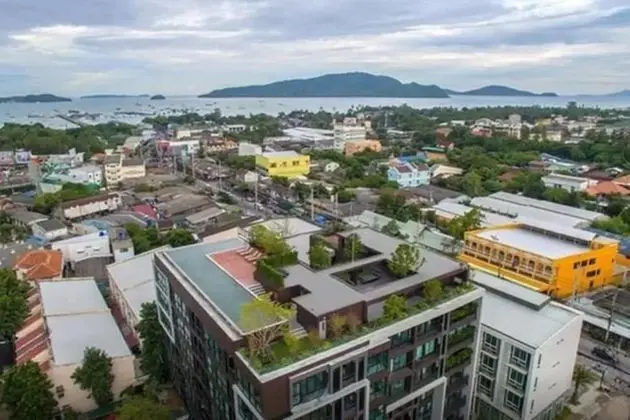 Dlux Condominium - 1