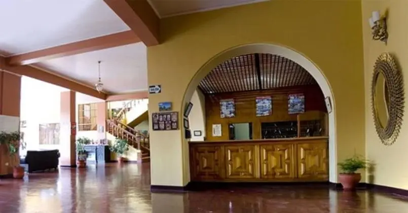 DM Hoteles Ayacucho - Lobi