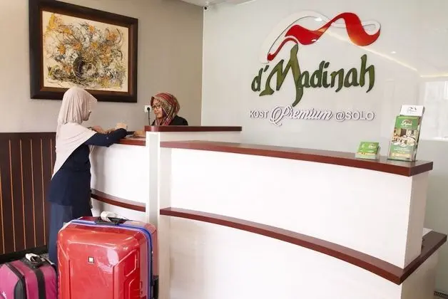 D'Madinah Residence Syariah Hotel Solo - Lobi