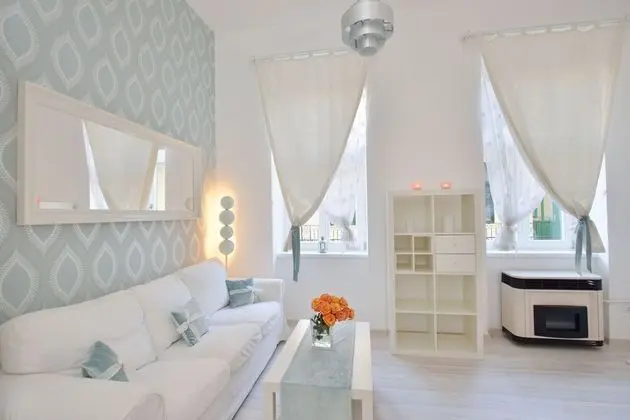 Dob 11 Apartment II.