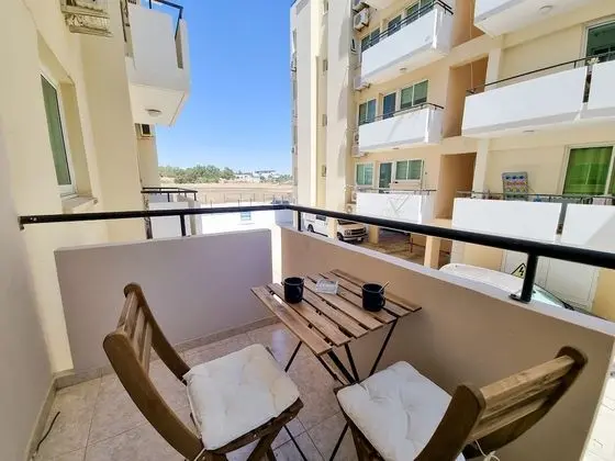 Dock Holiday Pool Apartment