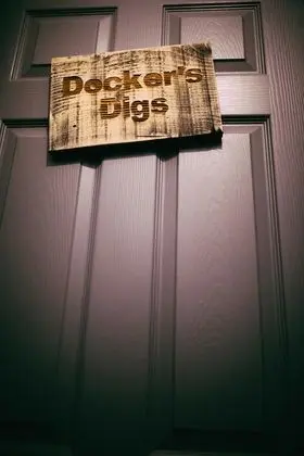 Docker's Digs - Lobi