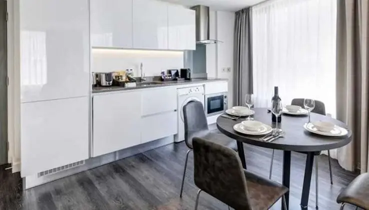 Dockside Apartments at Excel - Öne Çıkan Resim