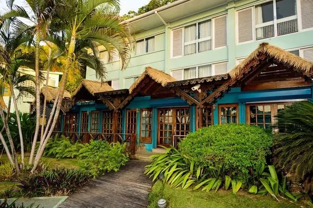 Doctors Cave Beach Hotel
