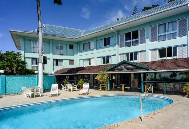 Doctors Cave Beach Hotel - Havuz