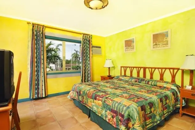 Doctors Cave Beach Hotel - Oda