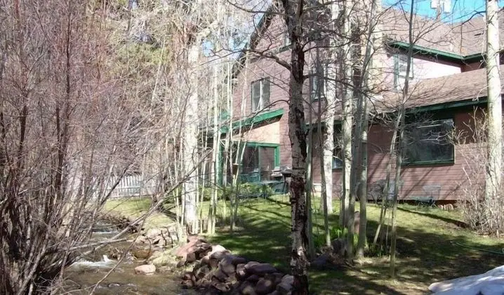 Dodgeton Creek Inn - Dış Mekan