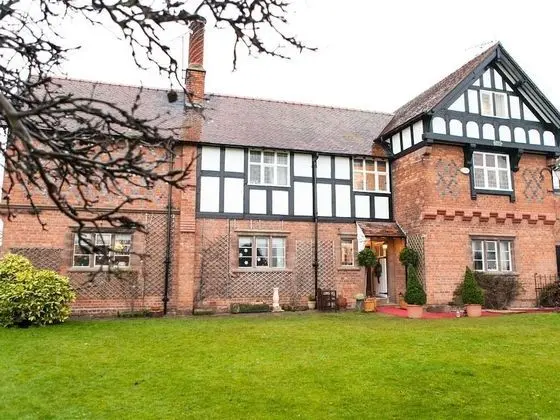 Dodleston Manor