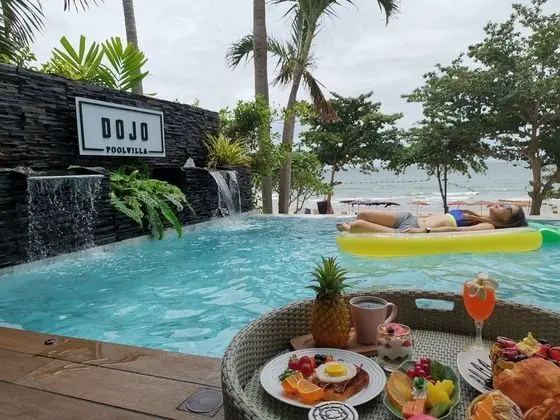 Dojo Pool Villa Beachfront